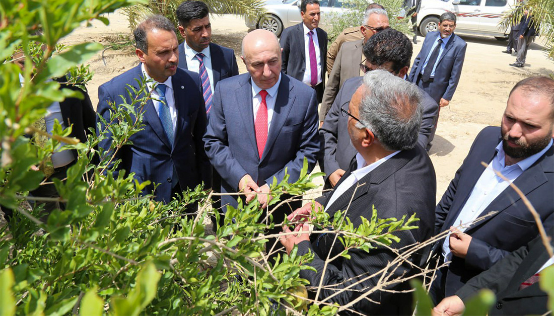 Umweltminister besucht Palmenfarm Fadak